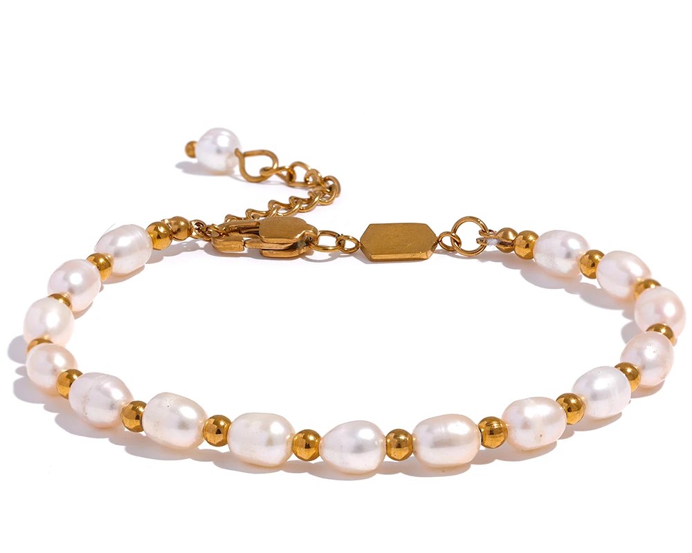 Bracciale di perle d'acqua dolce con sferette color oro