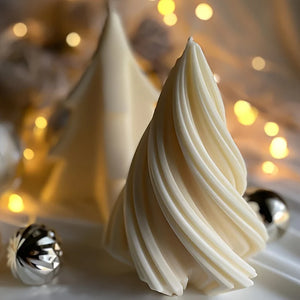 Candela di esempio: albero di Natale a spirale fatto con uno stampo in silicone