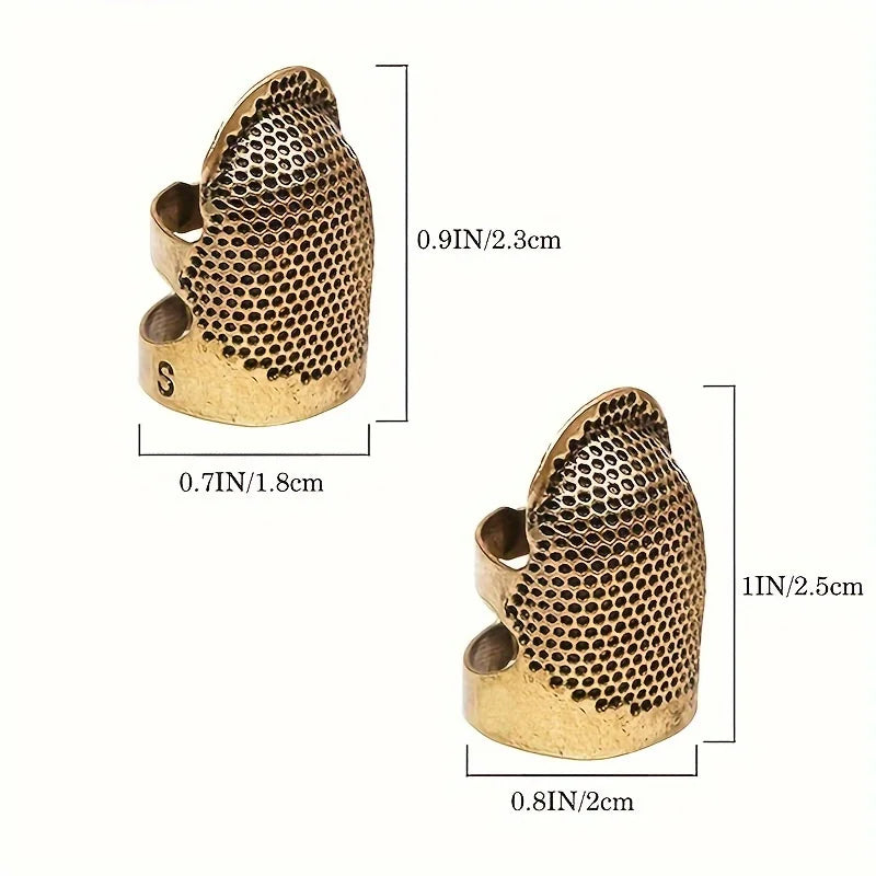 Misure del ditale: S circa 2,3 × 1,8 cm, M circa 2,5 × 2 cm