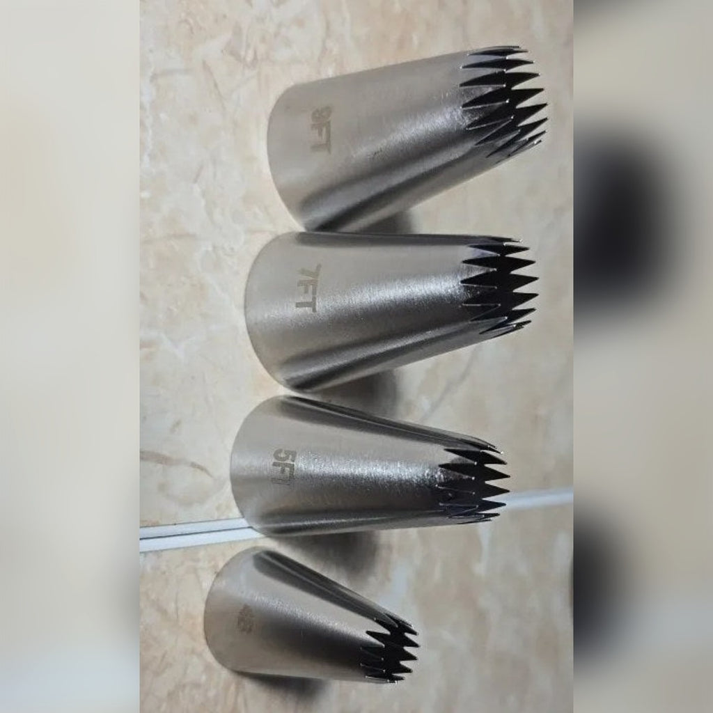 Foto di un acquirente: i quattro beccucci marcati 9FT, 7FT, 5FT e 4B