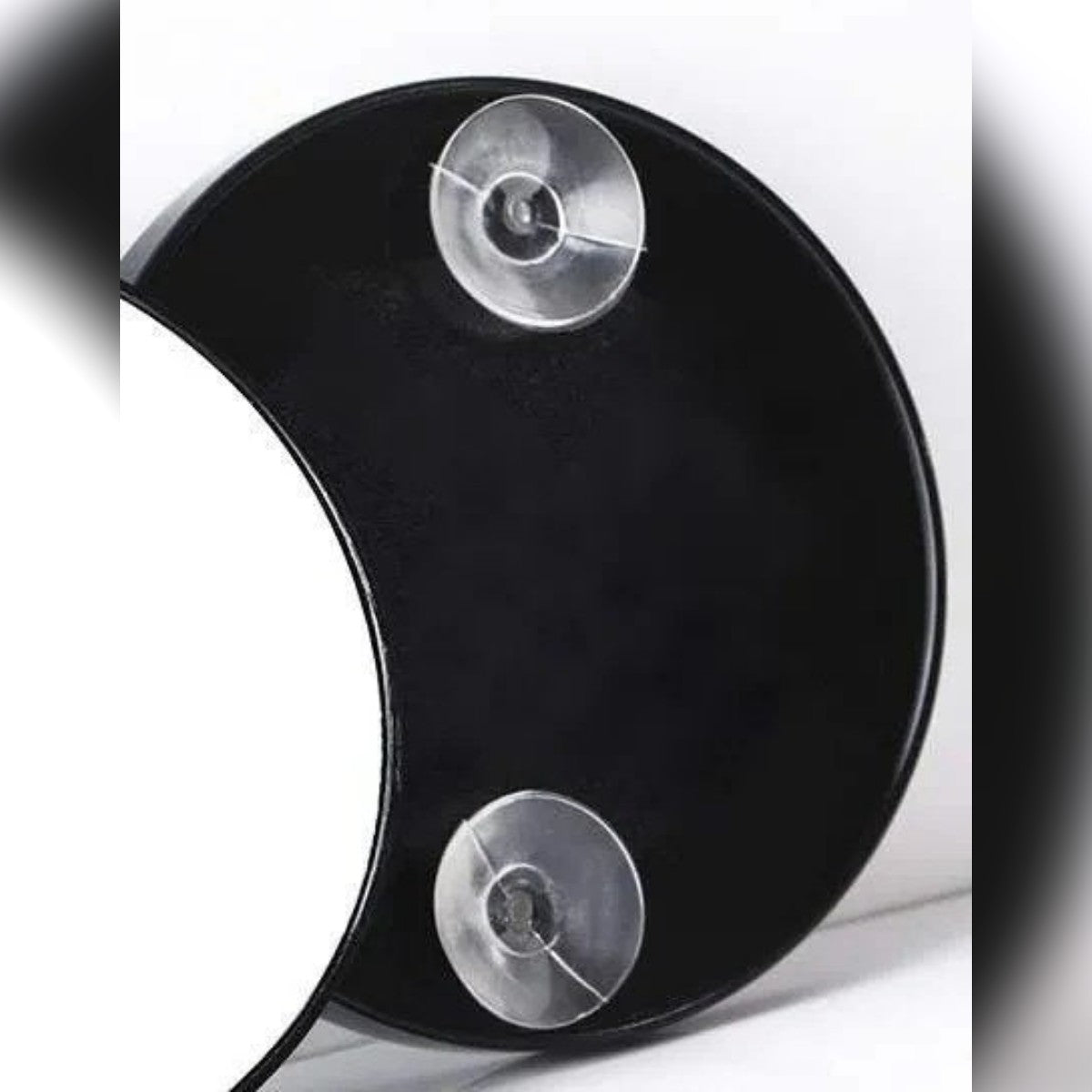 Retro dello specchio ingranditore con due ventose