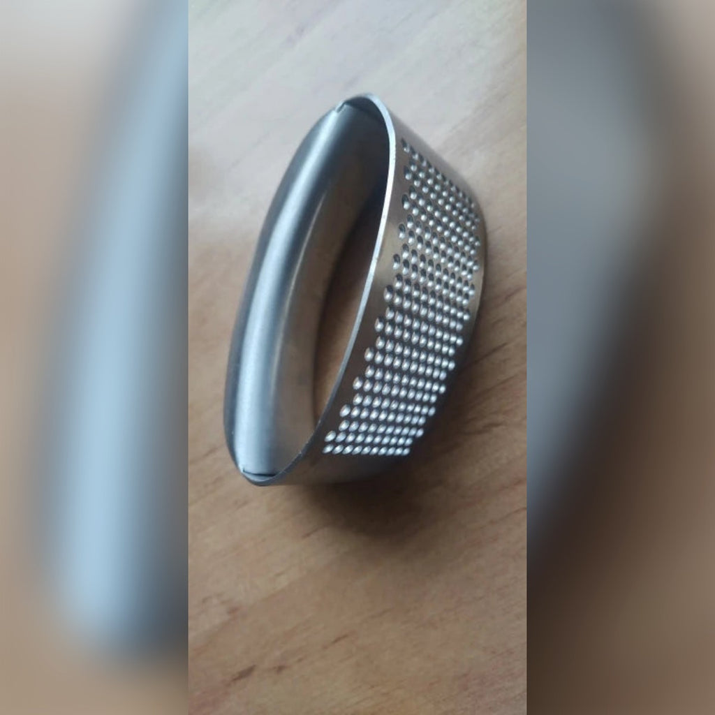 Foto di un cliente: lo spremiaglio in acciaio inox visto di lato
