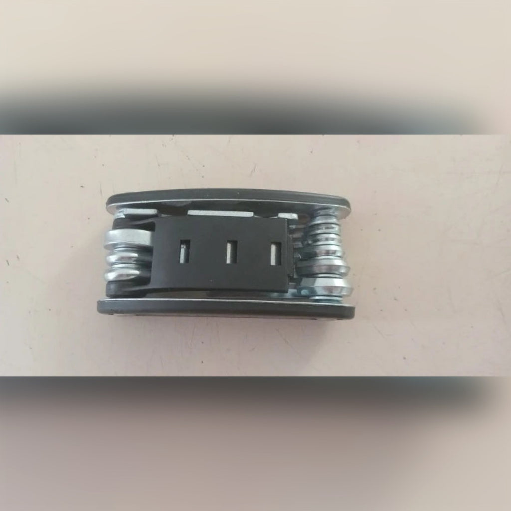 Foto di un cliente: il multitool chiuso