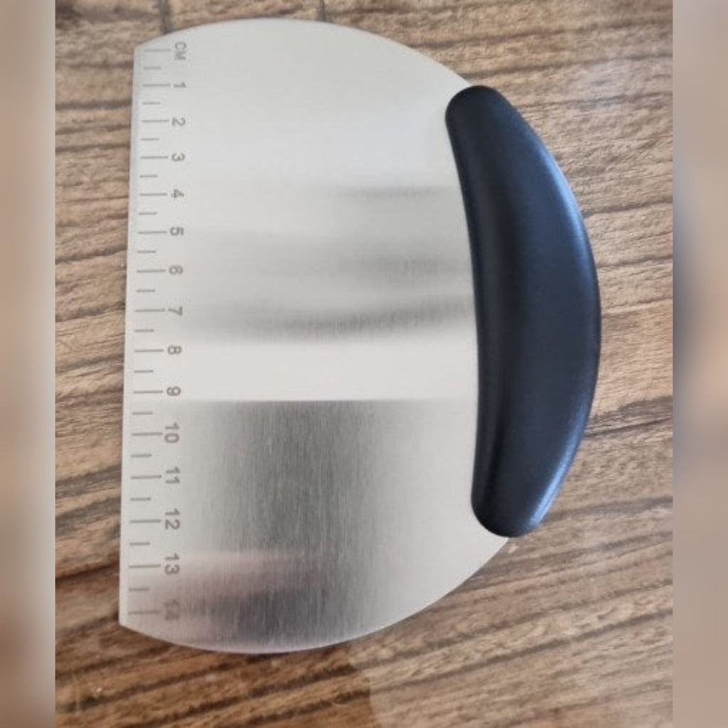 Foto di un cliente: il tarocco su un tavolo di legno, con la scala lungo il bordo dritto