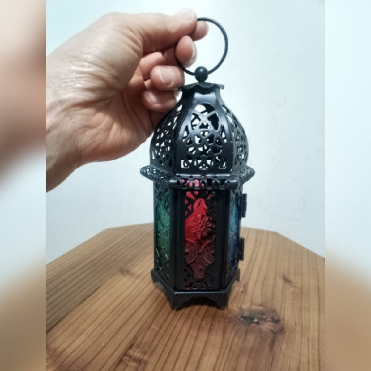 Foto di un cliente: la lanterna sollevata dall'anello