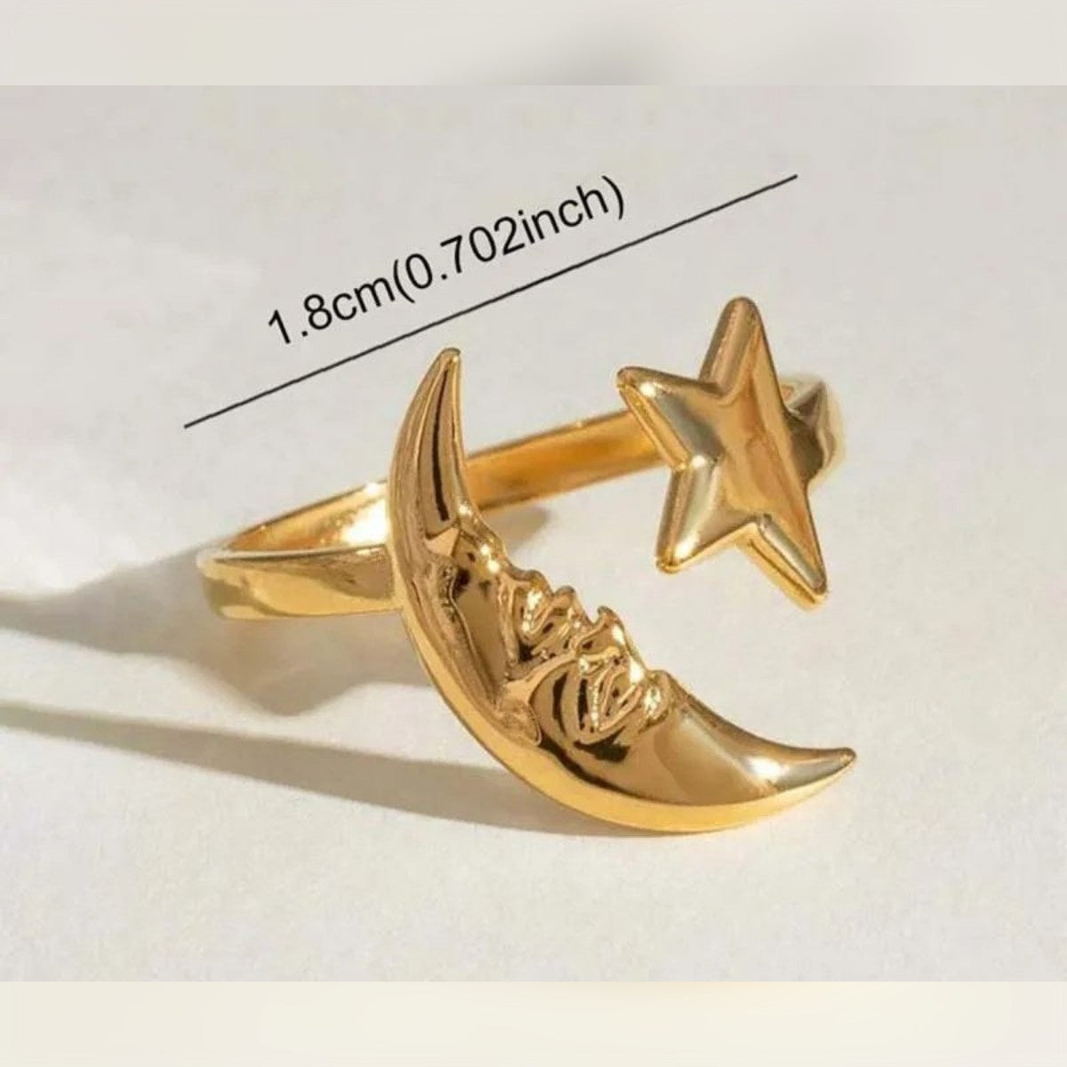 Il motivo stella e luna, largo circa 1,8 cm