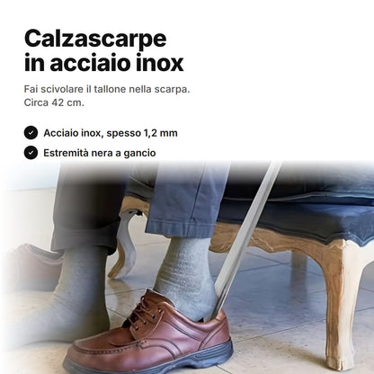 Calzascarpe in acciaio inox dietro il tallone mentre si infila una scarpa – circa 42 cm, con estremità nera a gancio