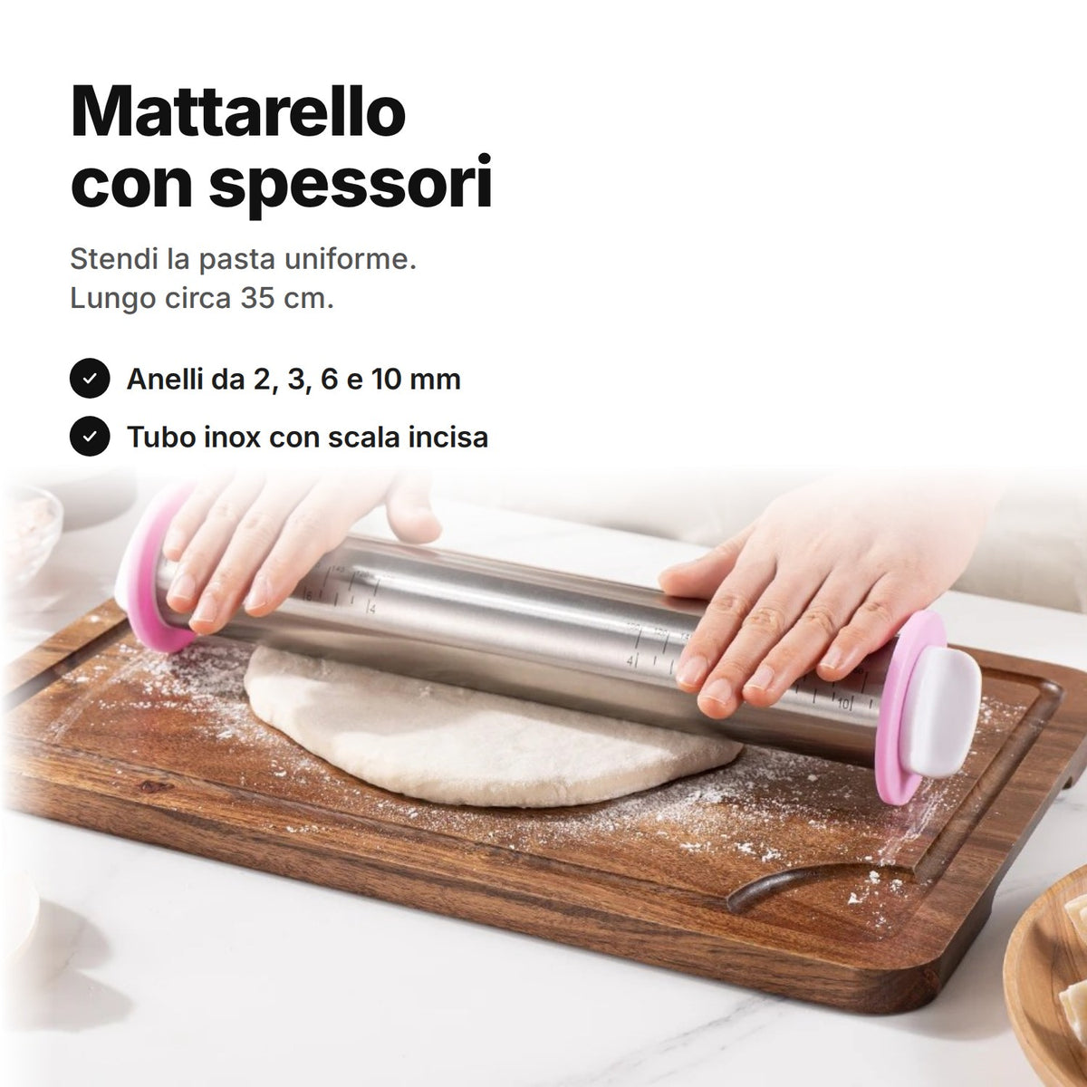 Mattarello con spessori in acciaio inox che stende la pasta su un tagliere – lungo circa 35 cm, anelli da 2, 3, 6 e 10 mm