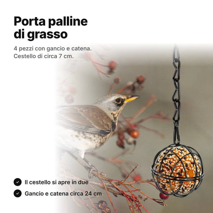 Porta palline di grasso per uccelli in metallo nero con una pallina di grasso, accanto a un uccello su un ramo – cestello di circa 7 cm