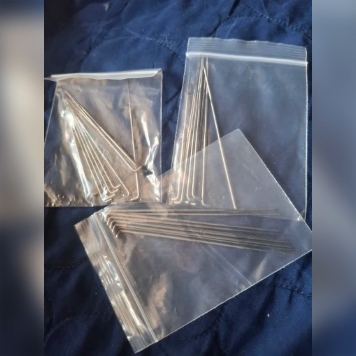 Foto di un acquirente: aghi per infeltrire in tre bustine trasparenti con chiusura a pressione