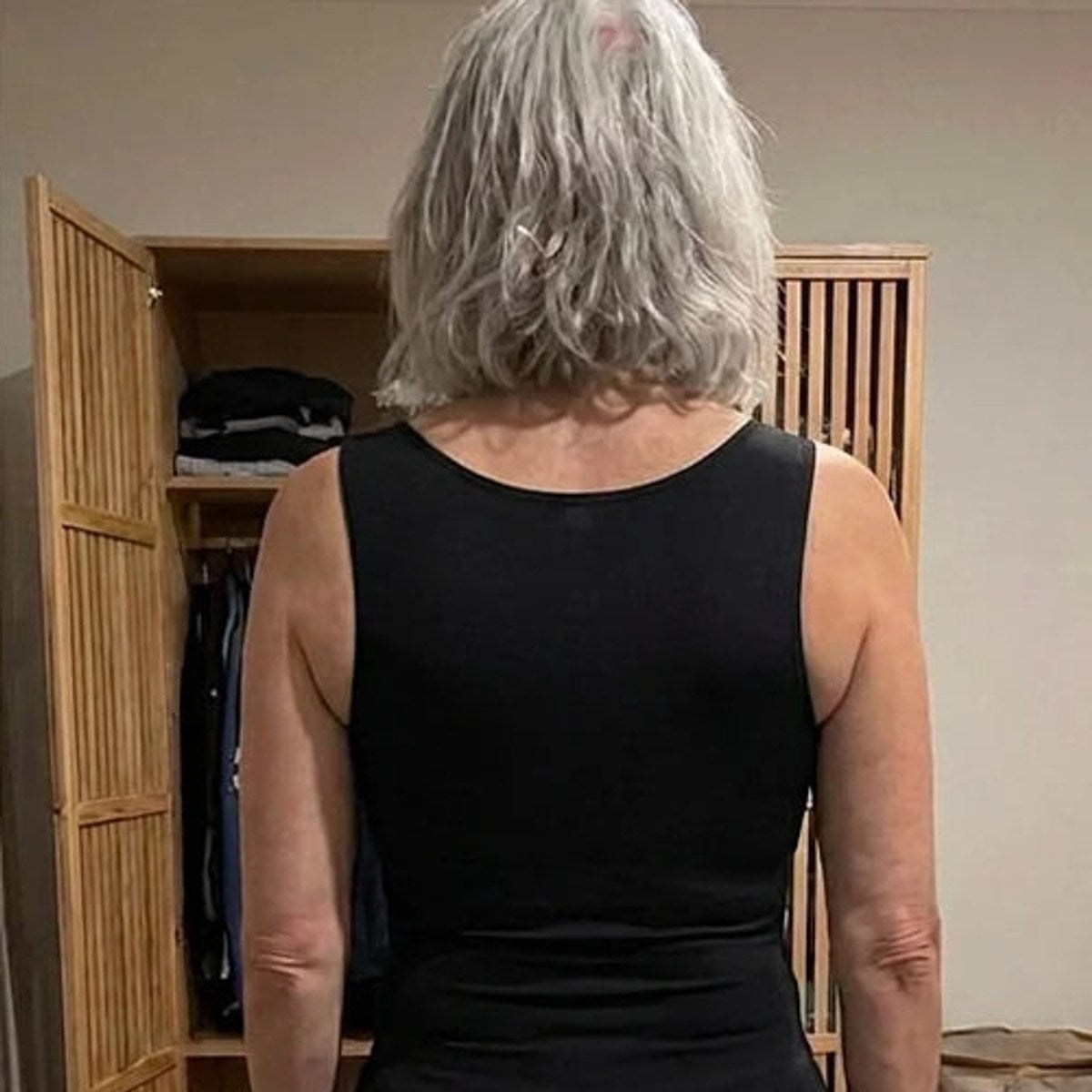 Nivella canotta modellante con sostegno integrato – liscia sotto tutto